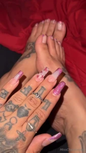 Can i send you feet and nail pics