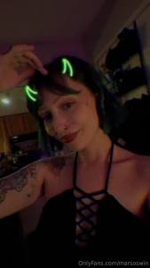 Hi i wanna book some sexting sessions tip 10 and a message and we can