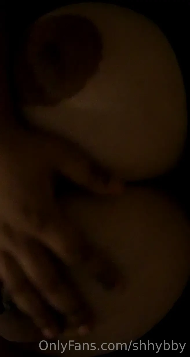 Bare brown nippled beauty 