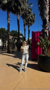 Today i decided to distract myself a bit and go for a walk the weather