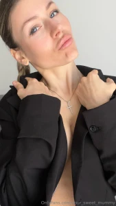 It seems to me that the strict style of girls always evokes crazy part 1