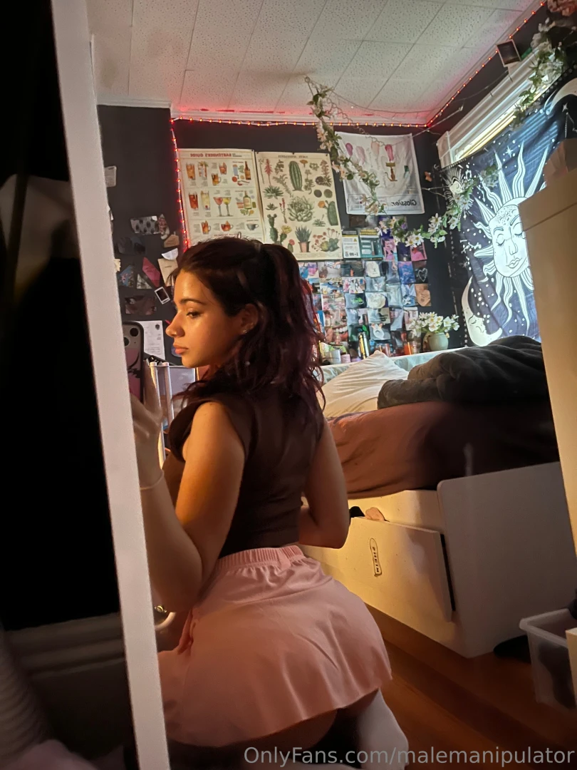 Hey cutie wanna see more dm me and say haiii 