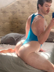 This leotard has me so hot snd bothered