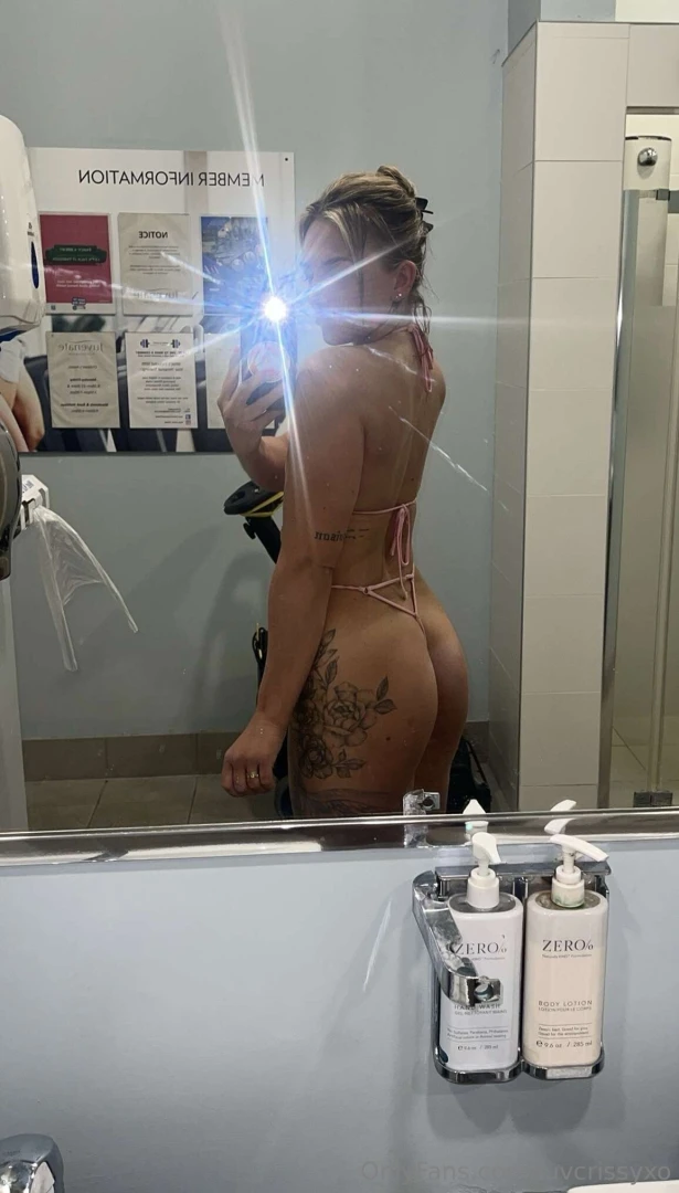 Who wants to see me in my micro bikini at the spa again 