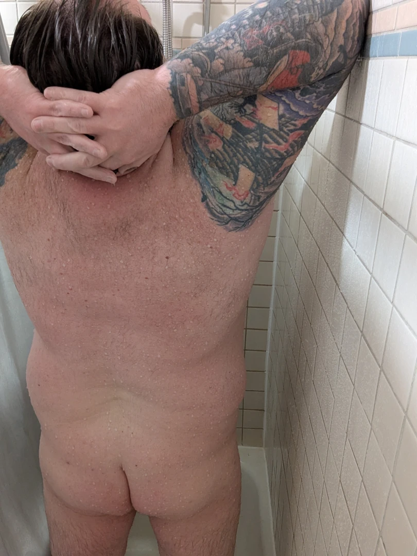 I enjoy taking pictures of myself in the shower part 1 