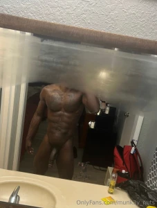 Who tryna suck my dick rn