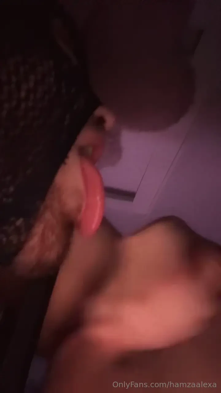 Nagyon sz t szopattam tele volt a sz ja lvezve megleptelek titeket az 