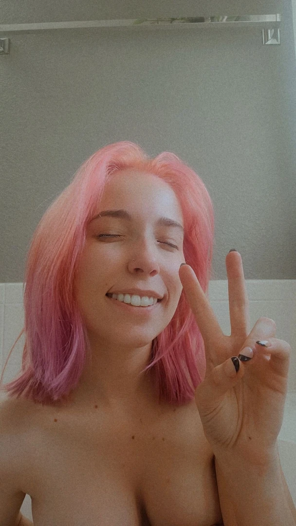 Thought yall might like these in my dms rn hi i m omw 