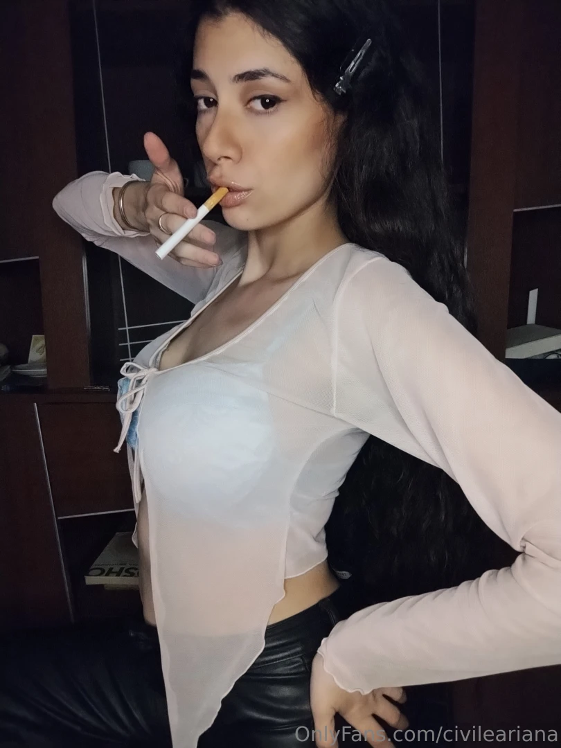 Smoke whit me on a video call 