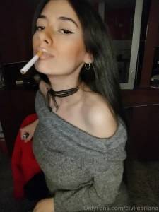 I like to smoke slowly to feel admired in silence and knowing that on