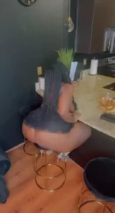 Hi daddy you love how i twerk this wide ass make a request for more