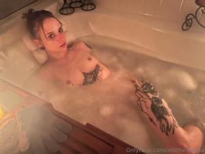 Bath time full photoset in your dms part 1