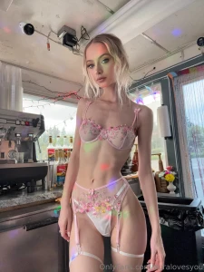 Yay pretty lights in the stand make me happy hehe