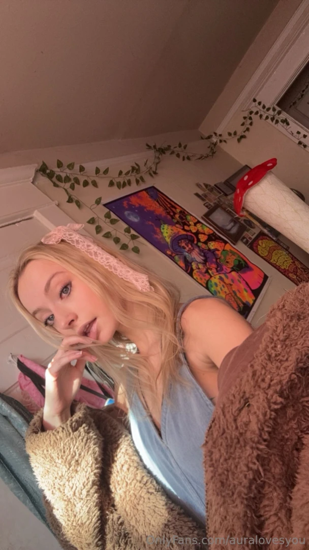 I always feel so cute when i wear bows would you agree 