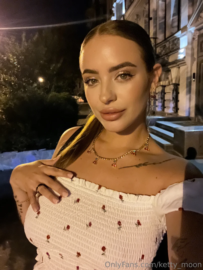 I love warm evenings when you walk around without a jacket just in 