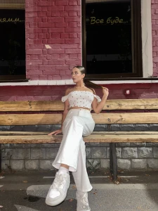 It s to sit on a bench put my leg over my leg straighten my back and