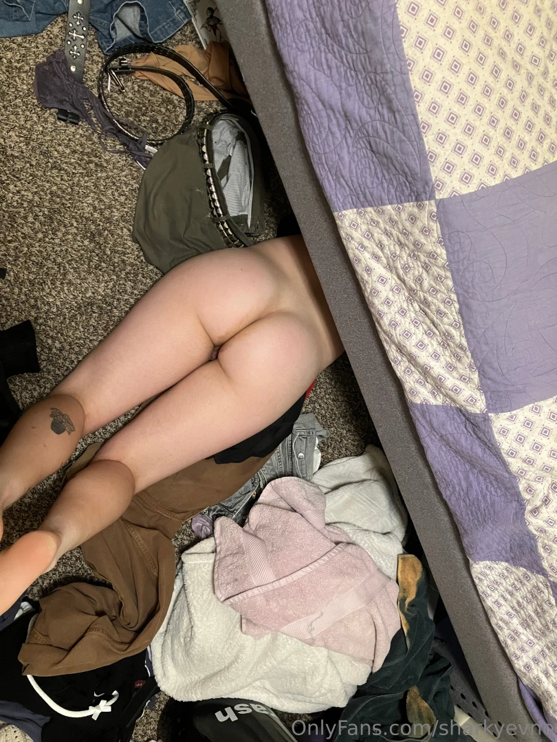 Oh no littleash got stuck under their bed recorded new video with them 