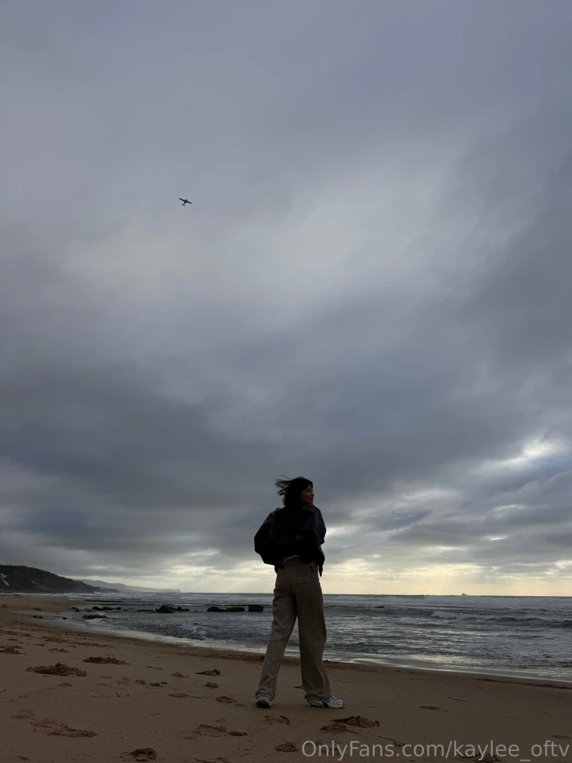 I really love the ocean it s hard to explain it just feels peaceful 