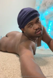 Adjusting the camera for some sexy ass pics part 7