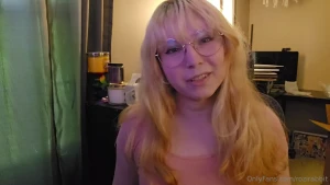 Your favorite bunnygirl needs practice sucking dick