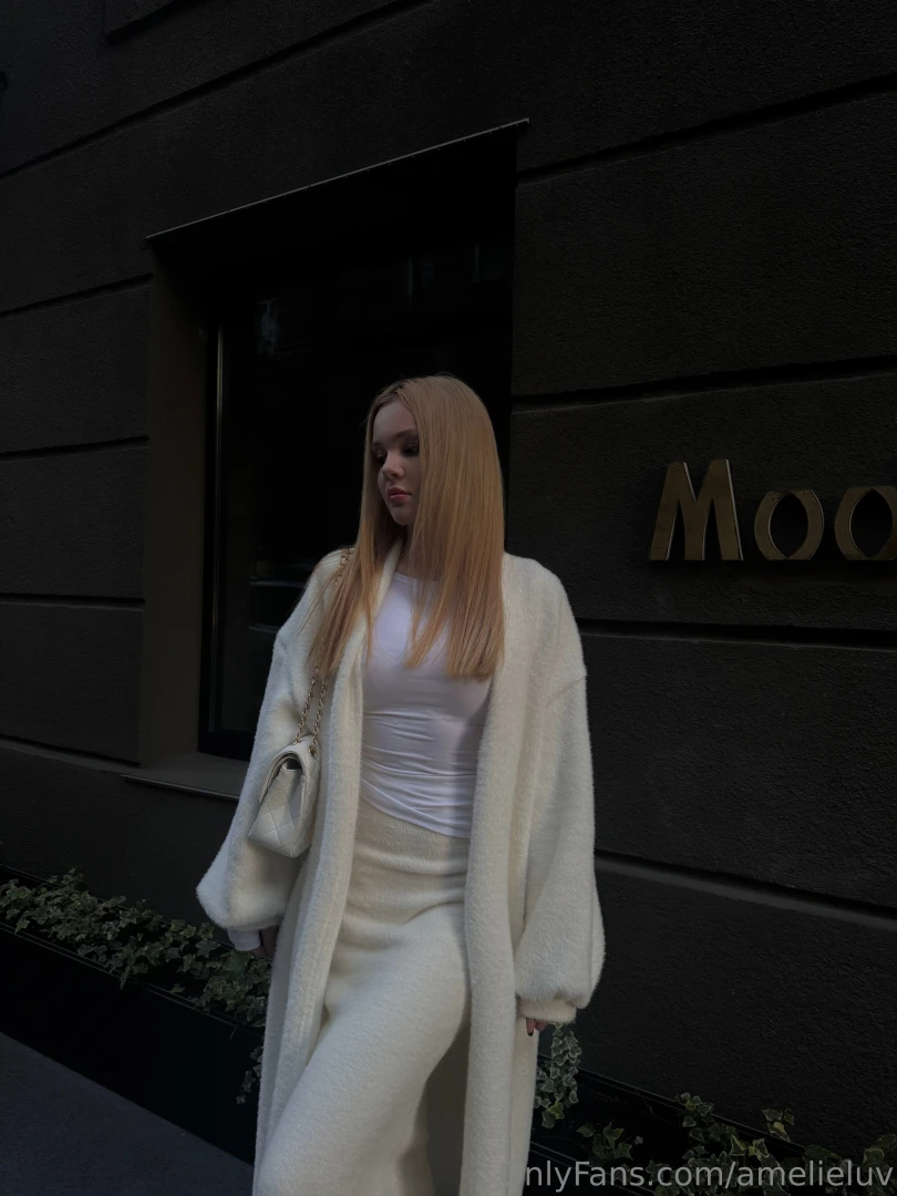 Felt cute in this cozy look do you like soft outfits like this 