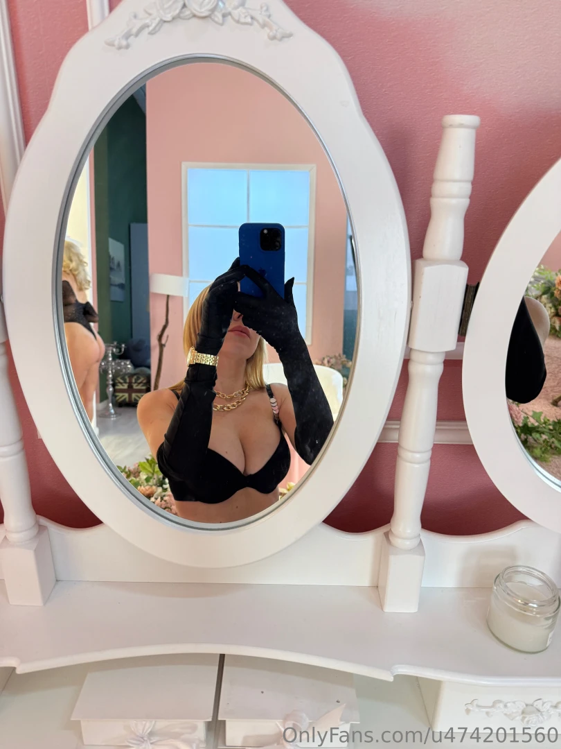 We made a very hot video g g if you want to see it write me 