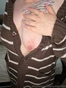 Thinking about going live while i suck and fuck what do you think