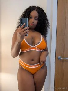 Hey there i see you checking me out