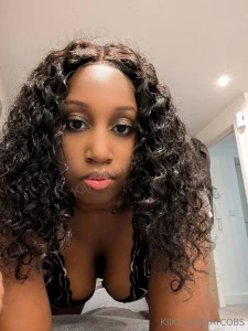 Sweet like honey but i ll melt in your mouth