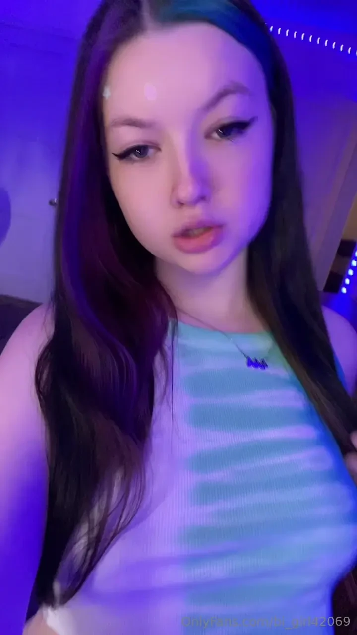 Bi-girl42069 part 2 