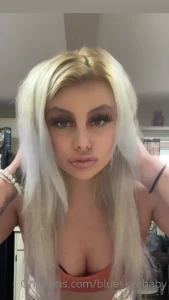 Pretty face posting sum free stuff before i drop new videos weekly