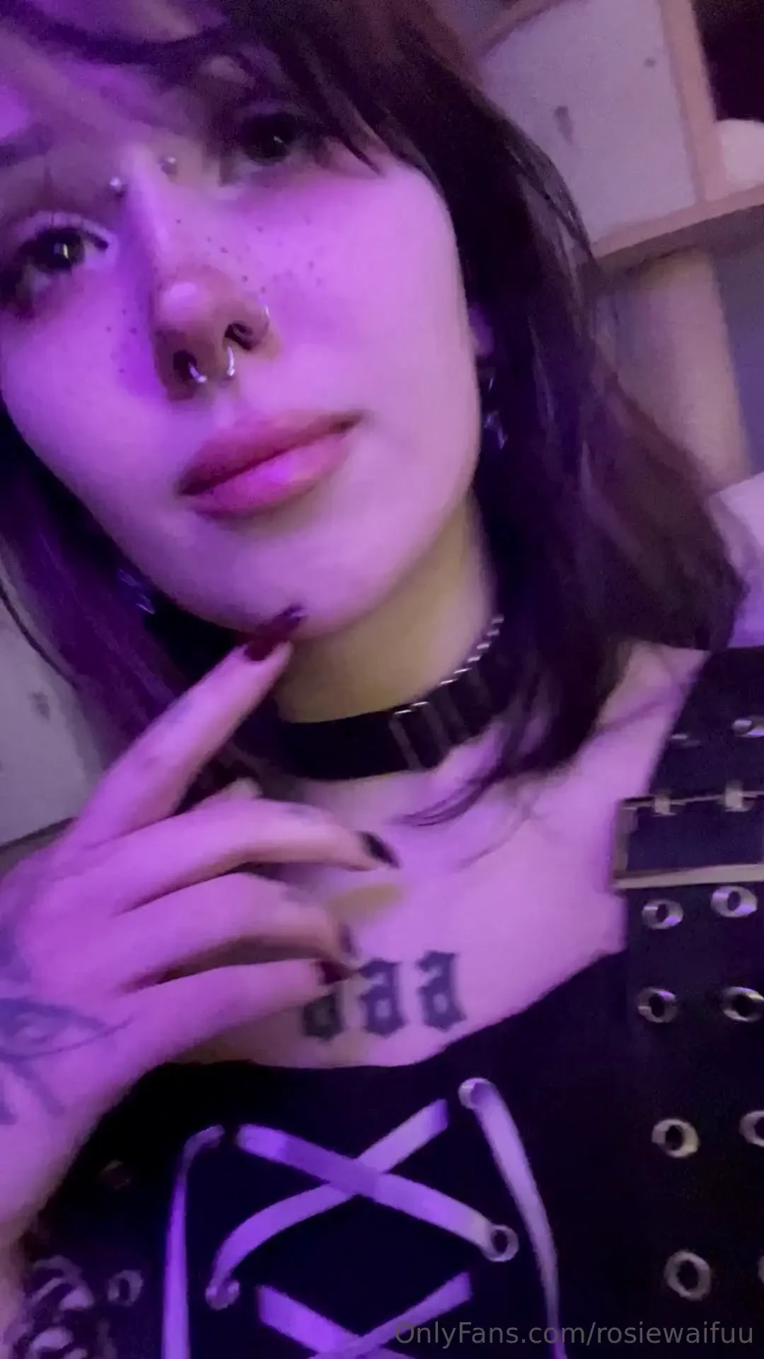 Write to me if you are bored too 