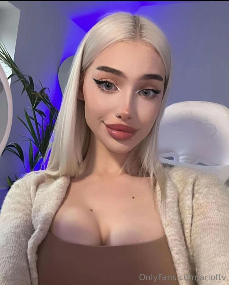 Being all cute here for you 