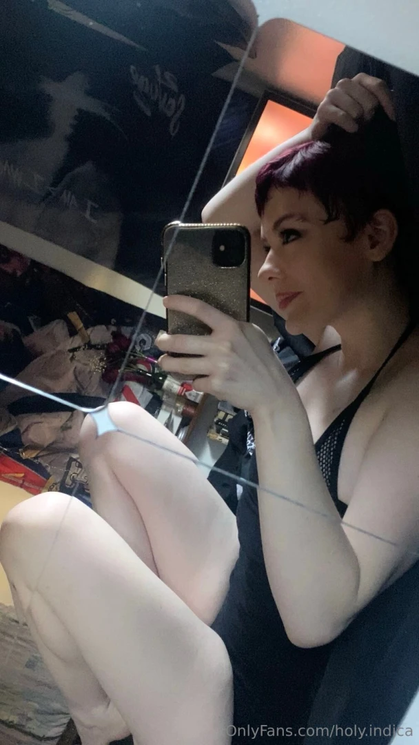Pretty girl with pretty titties 
