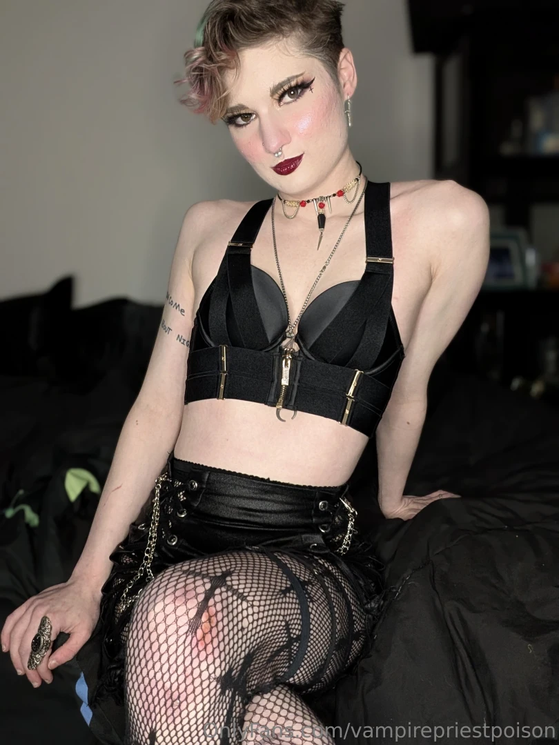 A million kisses to fan in stream keeping me posted on the weather - 