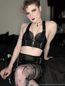 A million kisses to fan in stream keeping me posted on the weather -