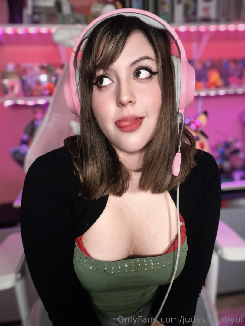 He vuelto perdonen chicos por abandonar esta plataforma la verdad es 