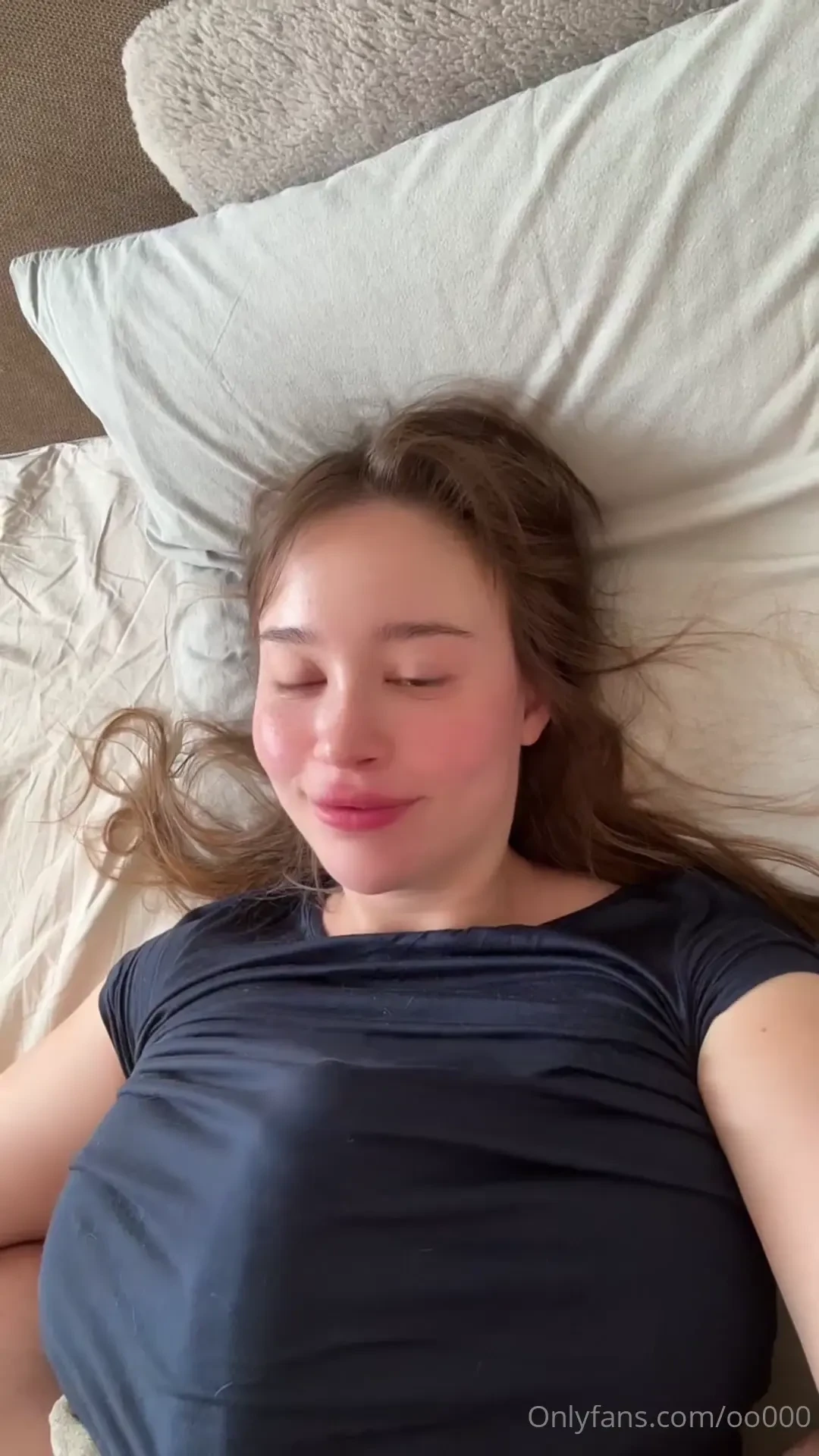 Oh what s going on here i think he wants to tell me something 