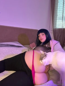 The cat that disturbs me while i take pictures