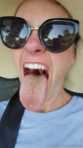 Coke gives me a dirty tongue