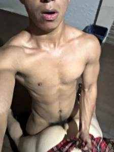Que rico puse a este perrito sumiso en 4 y mi verga peluda frotando part 1