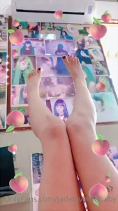 You guys wanted to see my feet so here it is i was a little shy to