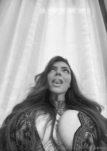 Questa sera sono online fino a tardi vieni a farmi compagnia