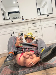 Good ol fashioned hollle pics