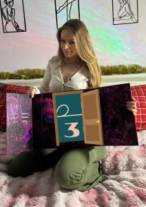 Day 3 of tinkmas you know the drill by now the past 2 doors have been