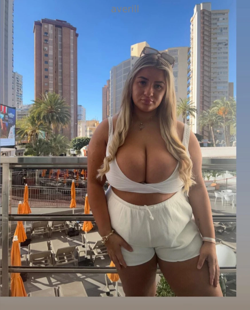 Hey everyone i m on holiday for my birthday i ll get back to you all 