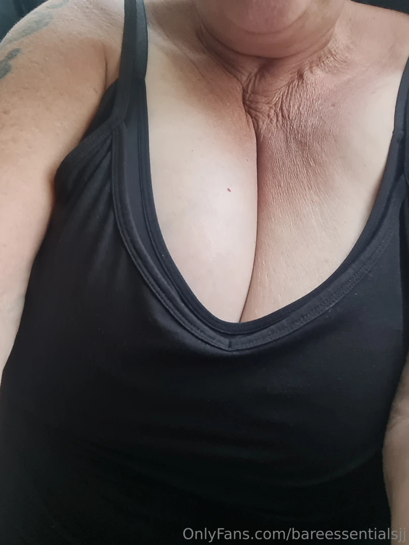Sun s out boobs out part 2 