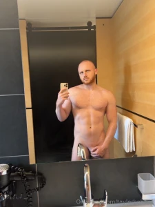 Say nothing just let that look keep talking