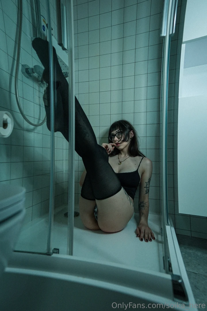 My inked skin soft thighs and a taste you ll never forget 