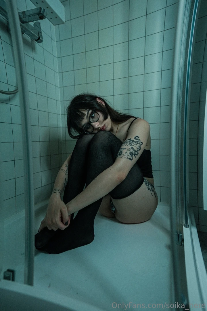 Whispers at midnight kisses like fire and a body built for worship part 6 